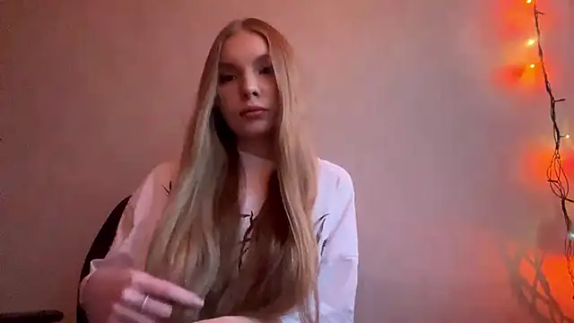 CarolineNine online show from 4, 5, 2026