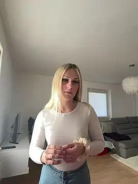 Snapshot of Softpeach402 chatting on 23, 3, 2026 Softpeach402 online show from 23, 3, 2026