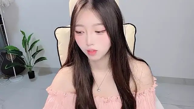 Yukiy8877 online show from 5, 4, 2026