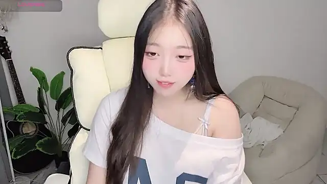 Yukiy8877 online show from 11, 5, 2026
