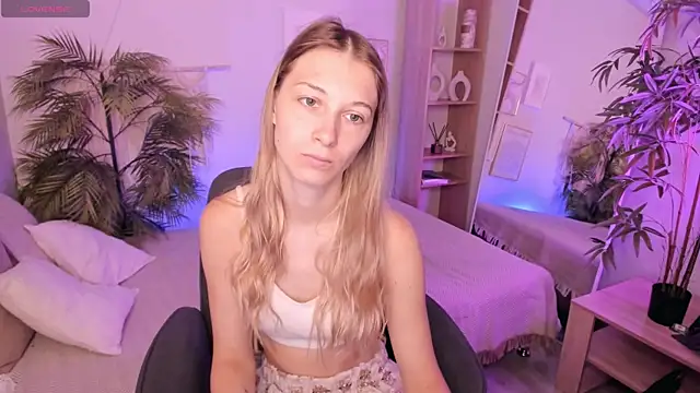 LauraPurr online show from 13, 6, 2026