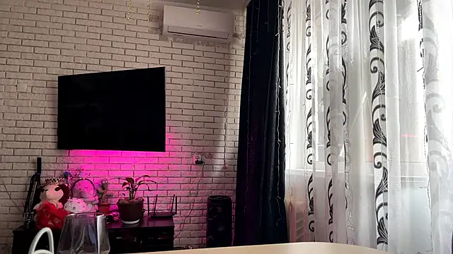 ElmiraDabato online show from 7, 4, 2026