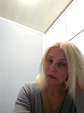 MiaLove183 online show from 6, 6, 2026