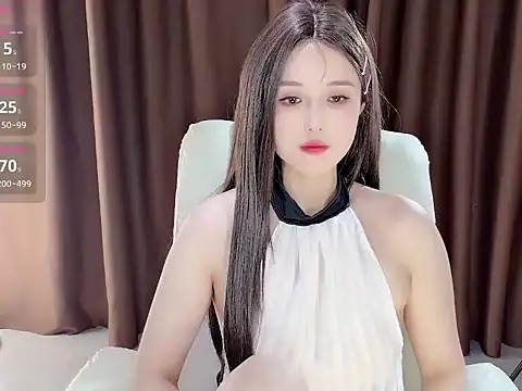 Snapshot of QIQI_77_ chatting on 15, 4, 2026 QIQI 77 online show from 15, 4, 2026