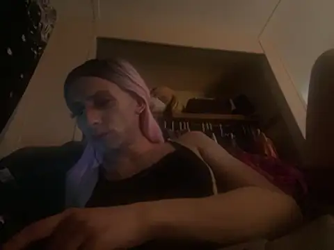 Snapshot of AlexAndriaStrips chatting on 21, 3, 2026 AlexAndriaStrips online show from 21, 3, 2026