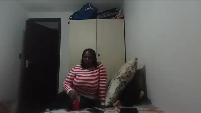 Lucia-boobs online show from 11, 5, 2026