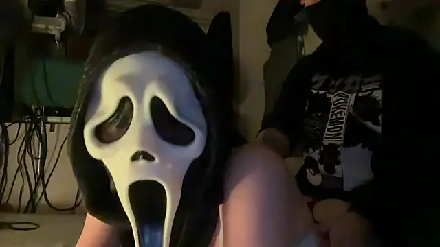 Snapshot of SilentScreamsVan- chatting on 8, 4, 2026 SilentScreamsVan- online show from 8, 4, 2026