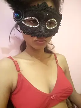 Curvy Amyra online show from 2, 4, 2026
