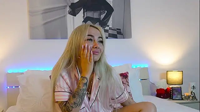 Snapshot of FrancescaGrayy chatting on 8, 7, 2026 FrancescaGrayy online show from 8, 7, 2026