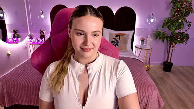 CharlotteAtwoood online show from 22, 6, 2026