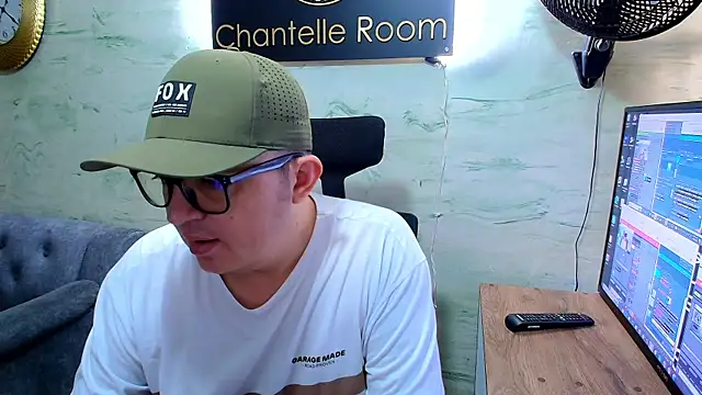Snapshot of maximo_daddy chatting on 25, 4, 2026 maximo daddy online show from 25, 4, 2026