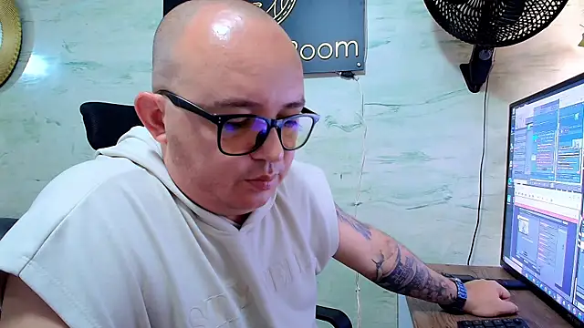 Snapshot of maximo_daddy chatting on 10, 5, 2026 maximo daddy online show from 10, 5, 2026