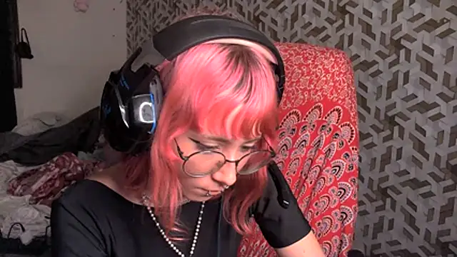 Snapshot of Moon_ chatting on 7, 8, 2026 Moon online show from 7, 8, 2026