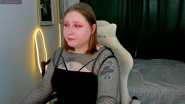 KatieGarsiaa online show from 23, 3, 2026