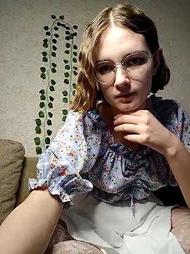 Snapshot of Heyy_Mia chatting on 27, 3, 2026 Heyy Mia online show from 27, 3, 2026