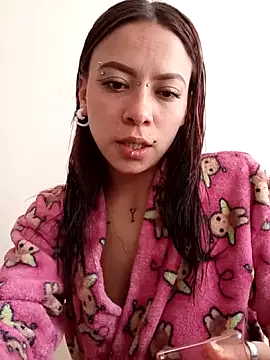 AuroraaMoonn online show from 23, 4, 2026
