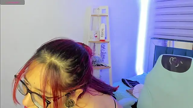 Sara Red X online show from 3, 6, 2026