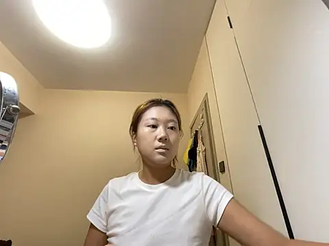 Snapshot of tutu512 chatting on 22, 6, 2026 tutu512 online show from 22, 6, 2026