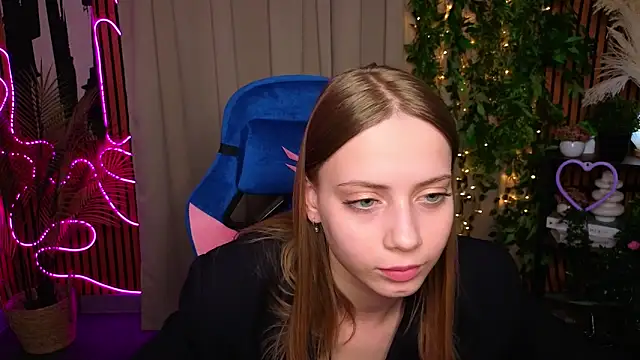 Snapshot of HelenHale chatting on 27, 3, 2026 HelenHale online show from 27, 3, 2026