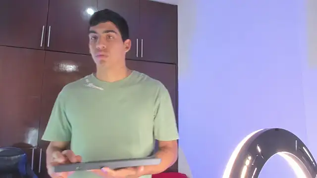 Milo LatinBoy online show from 28, 3, 2026