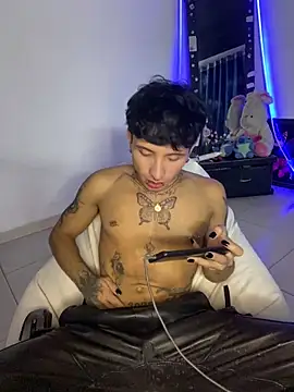 pol mood online show from 24, 4, 2026