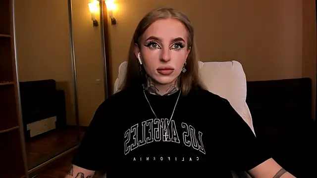 Snapshot of harley_kimm chatting on 18, 4, 2026 harley kimm online show from 18, 4, 2026