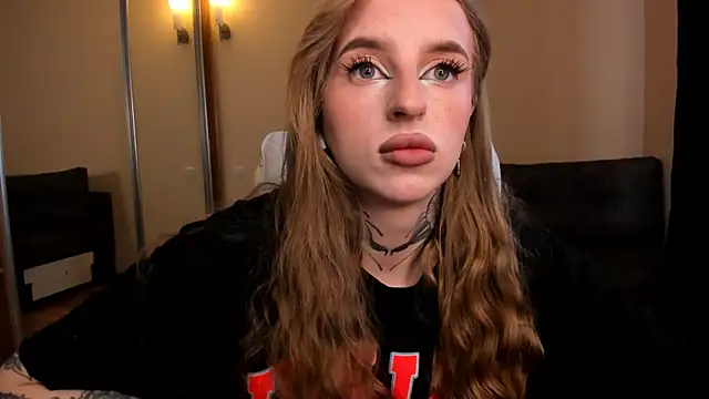Snapshot of harley_kimm chatting on 19, 4, 2026 harley kimm online show from 19, 4, 2026