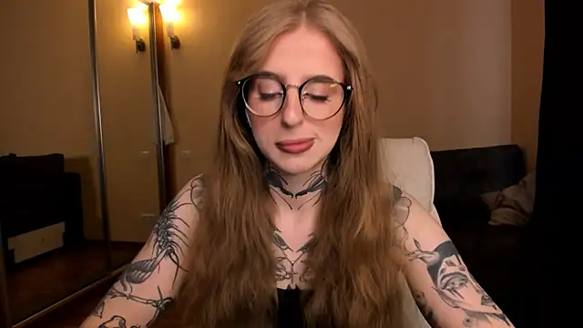 Snapshot of harley_kimm chatting on 20, 4, 2026 harley kimm online show from 20, 4, 2026