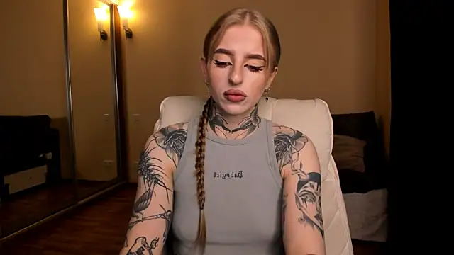 Snapshot of harley_kimm chatting on 17, 5, 2026 harley kimm online show from 17, 5, 2026