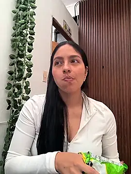 SophiaCastro09  online show from 22, 5, 2026