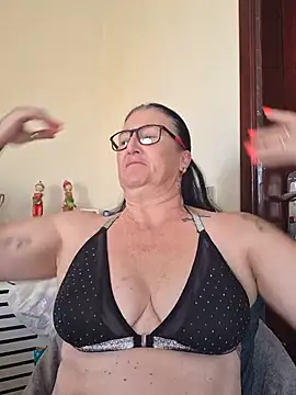 Snapshot of Flirty_Siennax chatting on 10, 7, 2026 Flirty Siennax online show from 10, 7, 2026