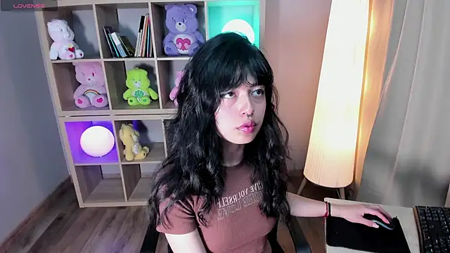 Saphyralux online show from 17, 6, 2026