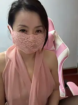 Snapshot of xiaxia-2026 chatting on 15, 4, 2026 xiaxia-2026 online show from 15, 4, 2026