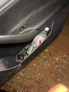 Snapshot of yingzi003 chatting on 15, 4, 2026 yingzi003 online show from 15, 4, 2026