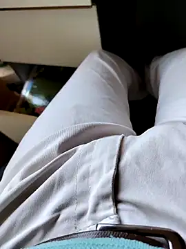 Snapshot of VarsetilJuli chatting on 5, 4, 2026 VarsetilJuli online show from 5, 4, 2026