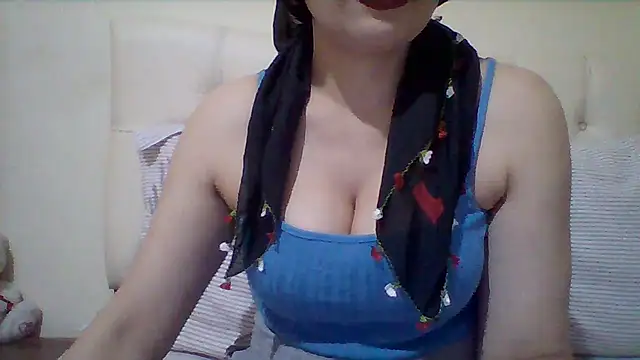 Snapshot of busex25 chatting on 3, 6, 2026 busex25 online show from 3, 6, 2026