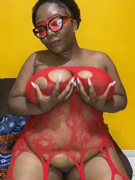 Snapshot of BoobsQueeen chatting on 16, 5, 2026 BoobsQueeen online show from 16, 5, 2026