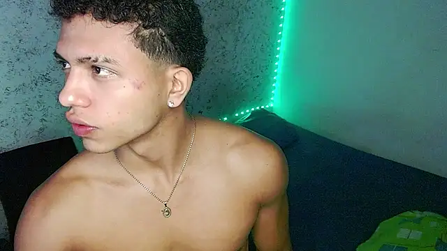 Snapshot of tonydesire_ chatting on 2, 7, 2026 tonydesire online show from 2, 7, 2026