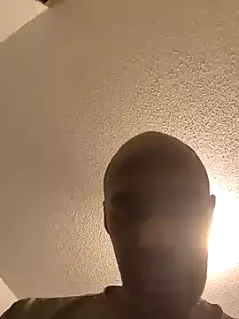 Snapshot of Bulgemaster001 chatting on 29, 3, 2026 Bulgemaster001 online show from 29, 3, 2026