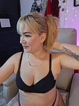 Snapshot of Carolina_2403 chatting on 10, 6, 2026 Carolina 2403 online show from 10, 6, 2026