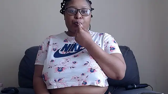 xxZoeyx online show from 23, 11, 2025