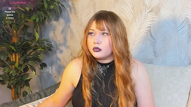 Snapshot of Roxy_Moor chatting on 11, 5, 2026 Roxy Moor online show from 11, 5, 2026