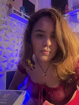 SaskiaDeluxe online show from 4, 4, 2026