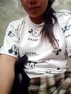 Snapshot of thien-kim chatting on 5, 4, 2026 thien-kim online show from 5, 4, 2026