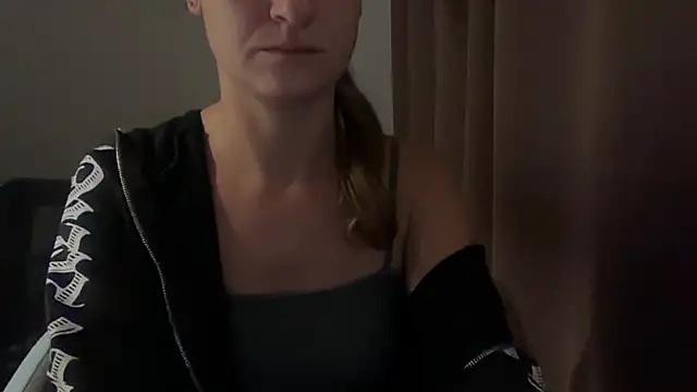 Shy Lucyy online show from 10, 4, 2026