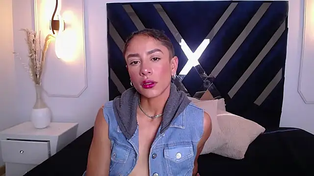 Skylee and Violet online show from 9, 4, 2026
