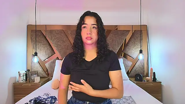 bella swwan  online show from 8, 5, 2026