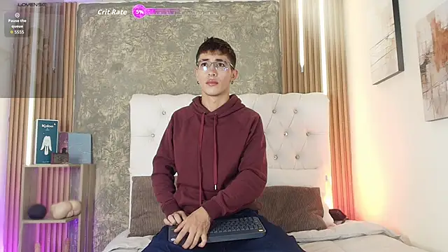 Snapshot of Dominik_Blake chatting on 6, 4, 2026 Dominik Blake online show from 6, 4, 2026