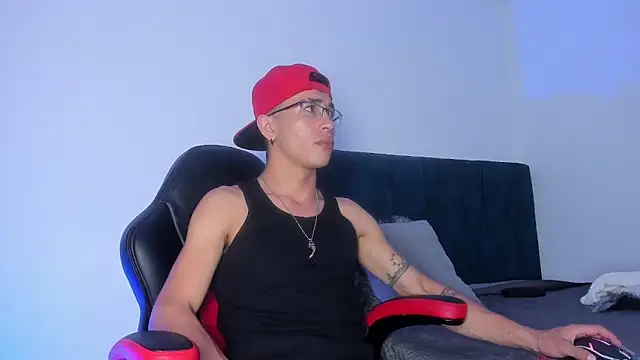 Snapshot of Dominik_Blake chatting on 13, 4, 2026 Dominik Blake online show from 13, 4, 2026