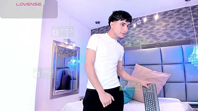 Taylor Brooks online show from 28, 4, 2026